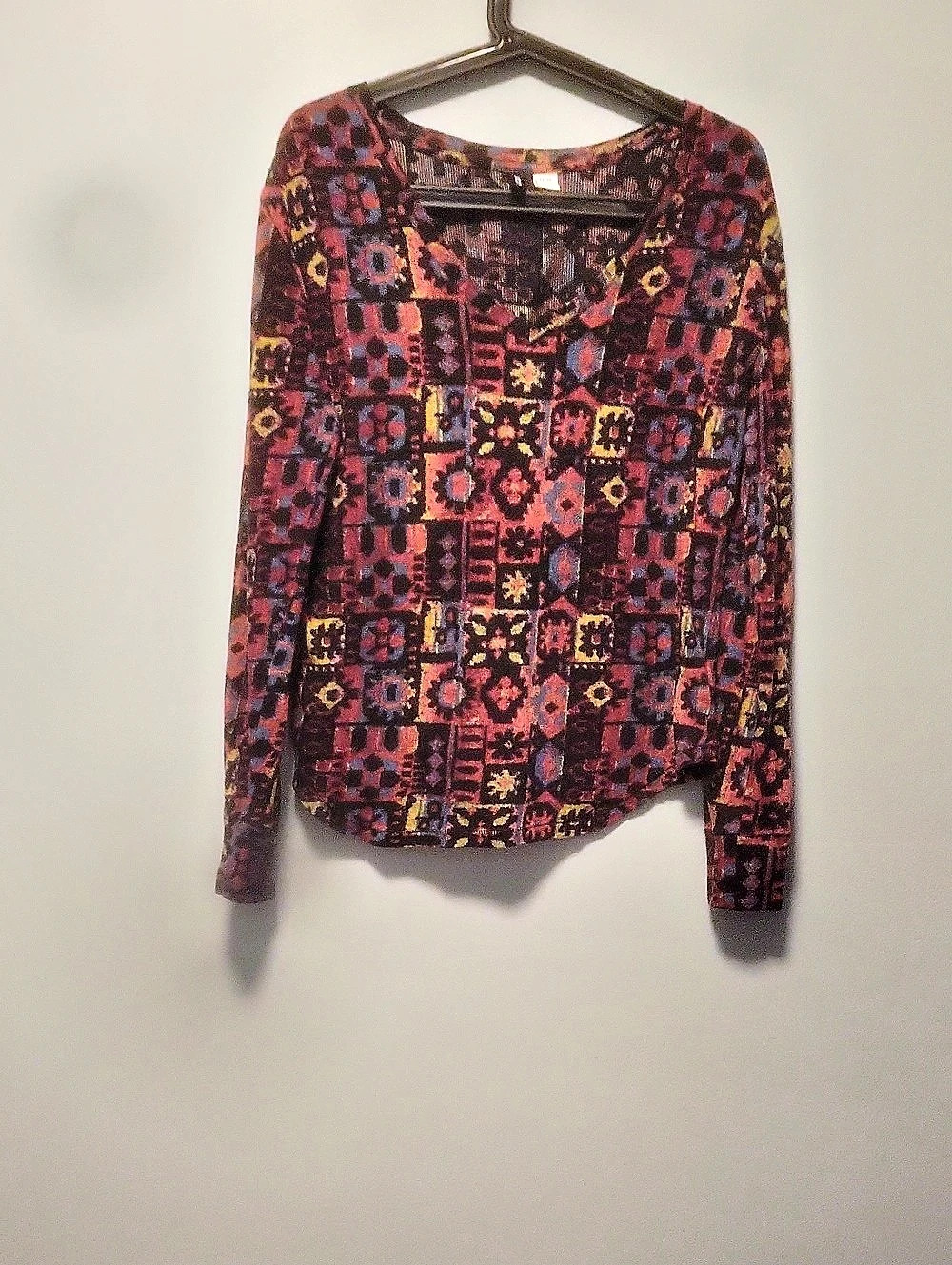 DG Geometric Long Sleeve Top in Purple & Black Size Medium Like